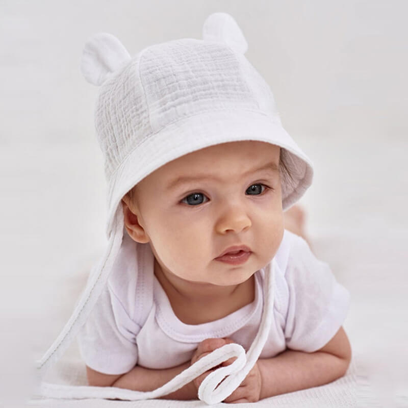 Bob Bébé 1 Mois sur la tête d'un bébé