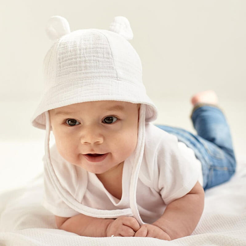 Bob Bébé 1 Mois sur un bébé